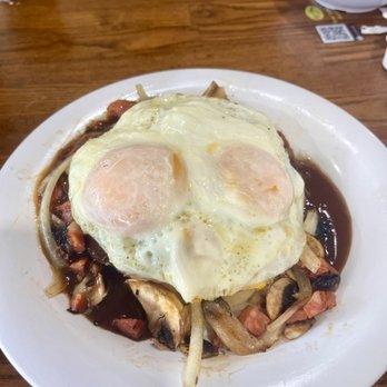 Eggs 'n Things - Waikiki Beach Eggspress - Loco moco - Breakfast & Brunch Near Me - Honolulu, Hawaii