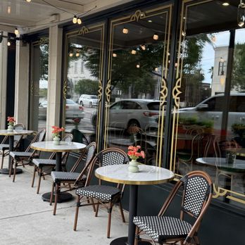 Neighbor’s Tap & Table - So cute outside! - Tapas/Small Plates Near Me - Gulfport, Mississippi