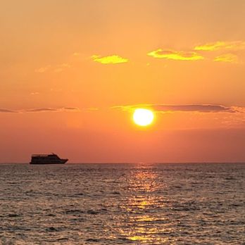 Oahu Catamarans - Beautiful sunsets - Boat Charters Near Me - Honolulu, Hawaii