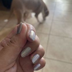 Kikai's Nail Salon - Index finger already chipped with gel chrome