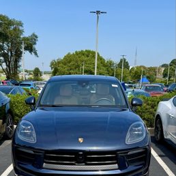 The car is great the dealer should never be used!