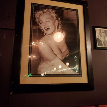 The Aristocrat Lounge - Dive Bars Near Me - Austin, Texas The Aristocrat Lounge - Dive Bars Near Me - Austin, Texas