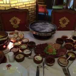 Restaurante Vue de La Vallee Fondue e Alacarte - Rodízio de fondue de queijo e de carne com acompanhamentos