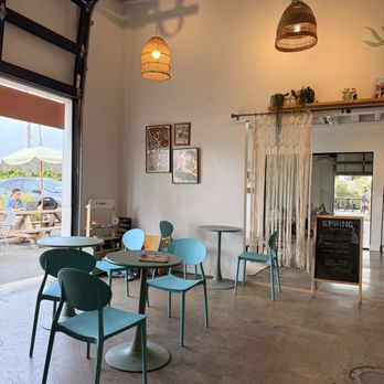 High Tide Coffee - Coffee Roasteries Near Me - Oceanside, California