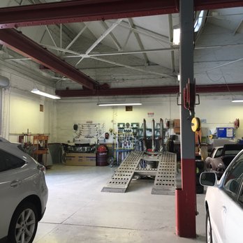 Fix Auto Folsom - The whole facility is organized and clean. - Body Shops Near Me - San Fransisco, California Fix Auto Folsom - The whole facility is organized and clean. - Body Shops Near Me - San Fransisco, California