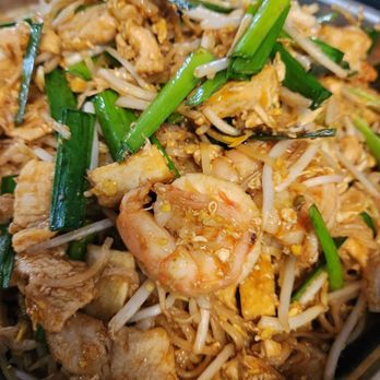 White Lotus Restaurant - Ordered the pad thai for catering. Absolutely delicious - Thai Near Me - Hamilton, Ontario White Lotus Restaurant - Ordered the pad thai for catering. Absolutely delicious - Thai Near Me - Hamilton, Ontario
