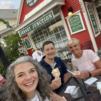 Jersey Junction - Large front patio - Ice Cream & Frozen Yogurt Near Me - Grand Rapids, Michigan Jersey Junction - Large front patio - Ice Cream & Frozen Yogurt Near Me - Grand Rapids, Michigan