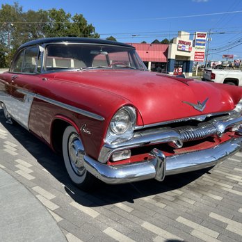 Sunliner Diner - Diners Near Me - Pigeon Forge, Tennessee