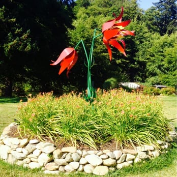 Red Lily Vineyards - The artistic icon of the winery - Wine Tasting Room Near Me - Jacksonville, Oregon Red Lily Vineyards - The artistic icon of the winery - Wine Tasting Room Near Me - Jacksonville, Oregon