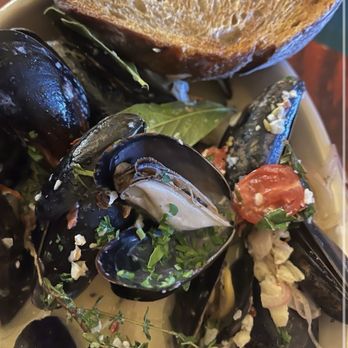 Le Bouchon - French Near Me - Chicago, Illinois