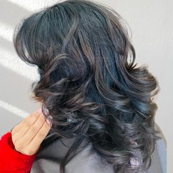 Nini's Salon & Spa