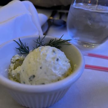 Amore E Amore - Gaaaaaarlic butter - Italian Near Me - Atlanta, Georgia Amore E Amore - Gaaaaaarlic butter - Italian Near Me - Atlanta, Georgia