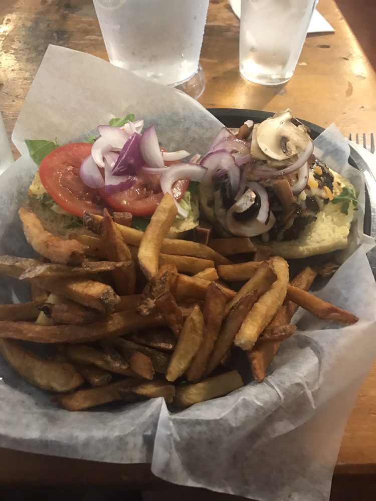 OLD CROW BAR & BISTRO CLOSED Updated September 2024 15 Photos