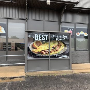 Coolidge Cafe - The Best Omelettes in town for over 40 years! - American Near Me - Oak Park, Michigan