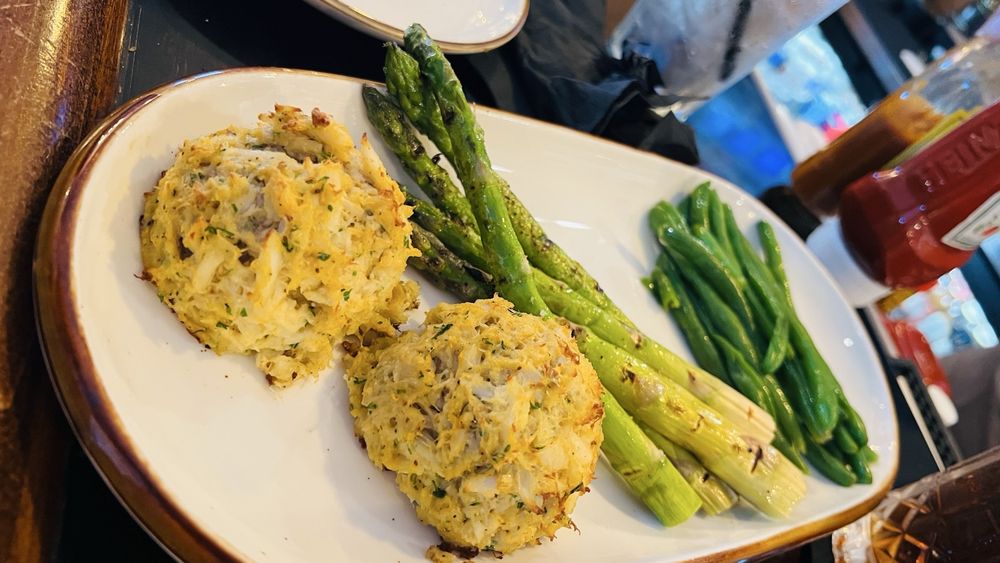 Old Trail Tavern Logo