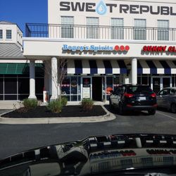 Bogey's Spirits & Wines - Front view