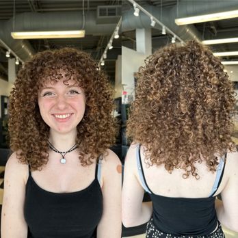 Dallas Curl Studio - Customized, dry curly cut with a focus on volume and layers and styled with volume in mind. - Hair Stylists Near Me - Dallas, Texas Dallas Curl Studio - Customized, dry curly cut with a focus on volume and layers and styled with volume in mind. - Hair Stylists Near Me - Dallas, Texas