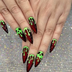 Glowzy Nail Bar
