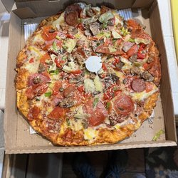 Me-n-Ed's Pizzeria - Tuscan style with extra sauce :-p