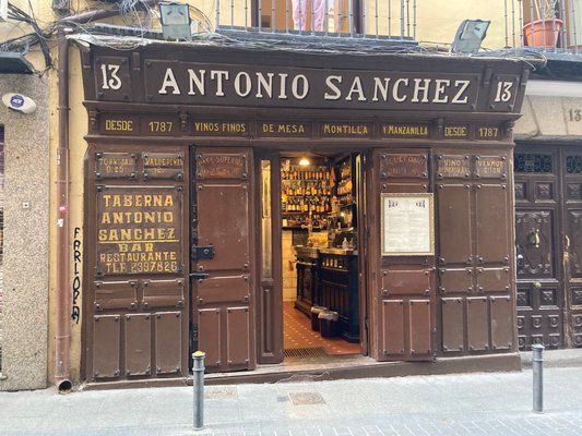 Taberna Antonio Sánchez - 1787 - La Taberna más antigua de Madrid by null