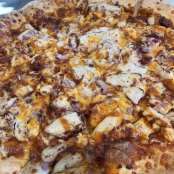 IL Primo Pizza & Wings - BBQ Chicken Pizza - Pizza Near Me - North Port, Florida