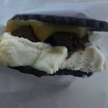 Peace Pie - Brownie salted caramel - Ice Cream & Frozen Yogurt Near Me - Cape May, New Jersey