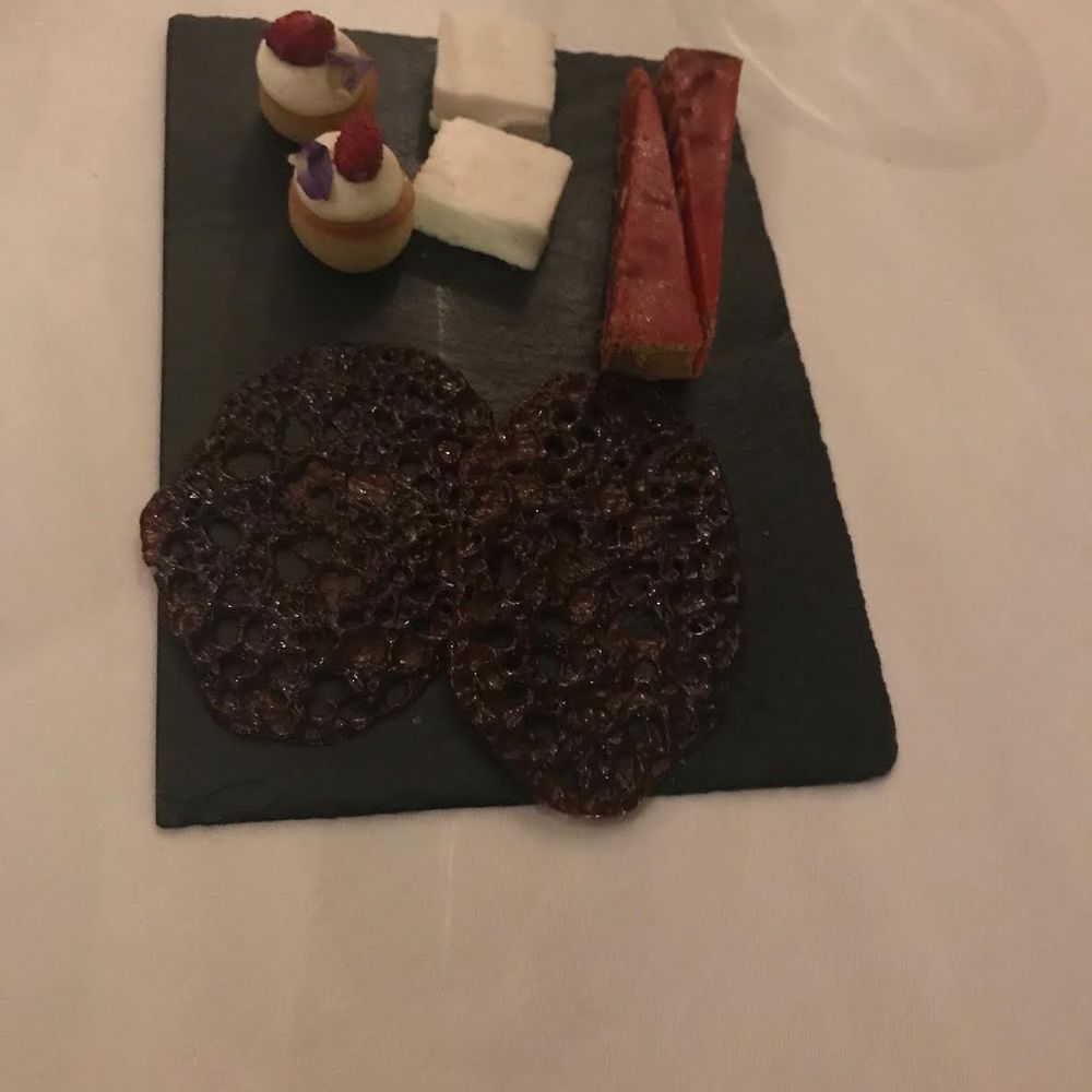 Apicius - Dessert samples we received with la addition. - French Near Me - Paris, 75