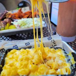 The Bone - Mac & cheese pull