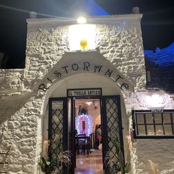 Il Trullo Antico - Entrance of the restaurant Il Trullo Antico in Alberobello