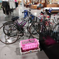 Reuzit Shops - Bikes and golf clubs
