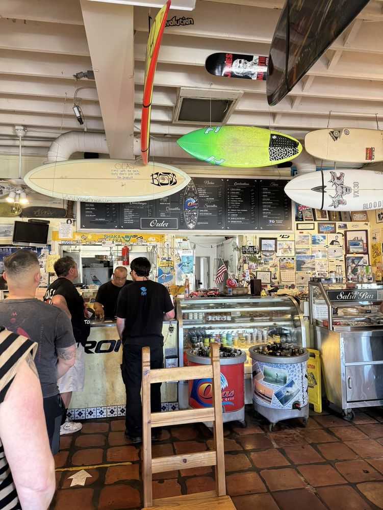 Olas De Carlos Surf Grill