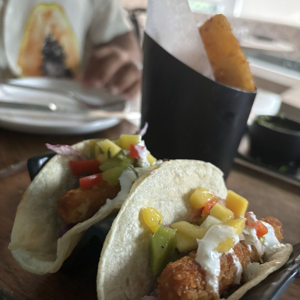Vagabond - Happy hour Fish Tacos - Bars Near Me - Washington, DC, District of Columbia