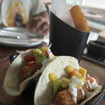 Vagabond - Happy hour Fish Tacos - Bars Near Me - Washington, DC, District of Columbia