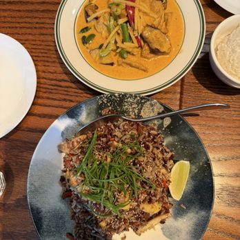 Plue - Shiitake fried rice (bottom) Red curry tofu (top) - Thai Near Me - New York, New York Plue - Shiitake fried rice (bottom) Red curry tofu (top) - Thai Near Me - New York, New York