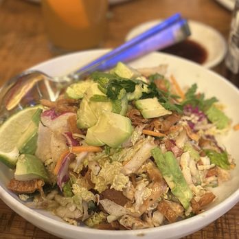 California Pizza Kitchen - Thai Crunch Salad w/Avocado - my fave - Pizza Near Me - Kapolei, Hawaii California Pizza Kitchen - Thai Crunch Salad w/Avocado - my fave - Pizza Near Me - Kapolei, Hawaii