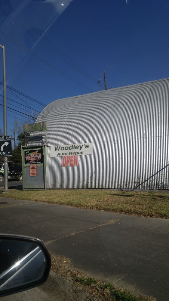 Woodley's Auto Repair Shop