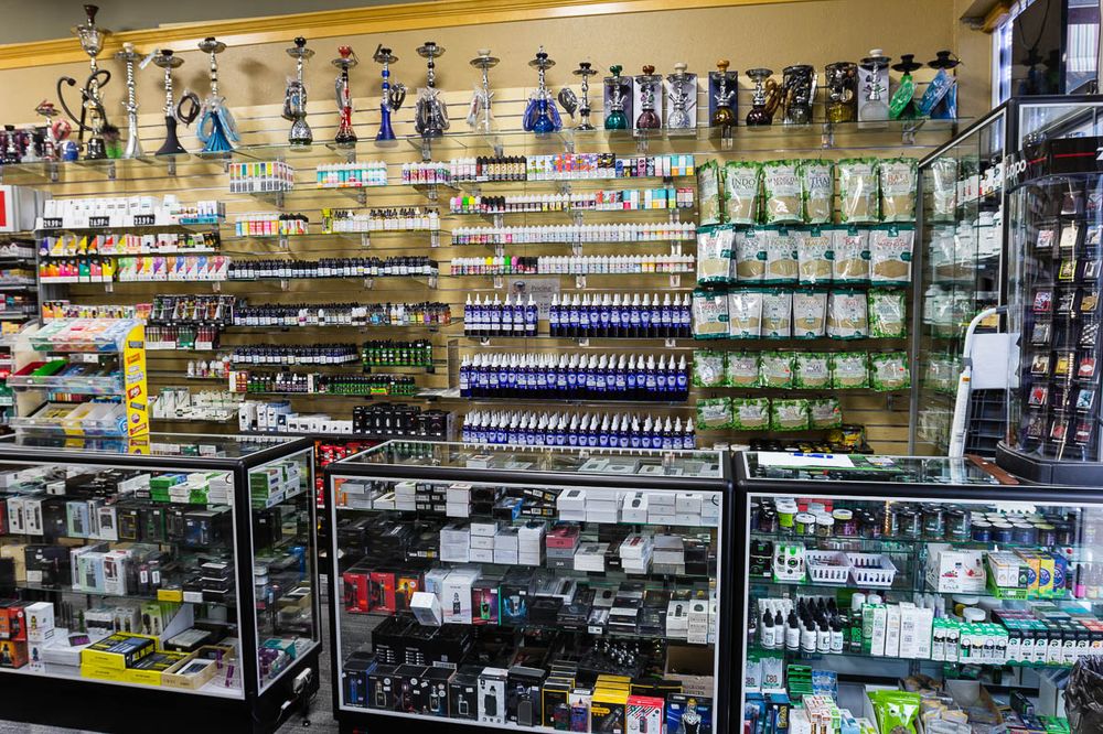 EAGAN TOBACCO SHOP Updated September 2024 3450 Pilot Knob Rd, Saint