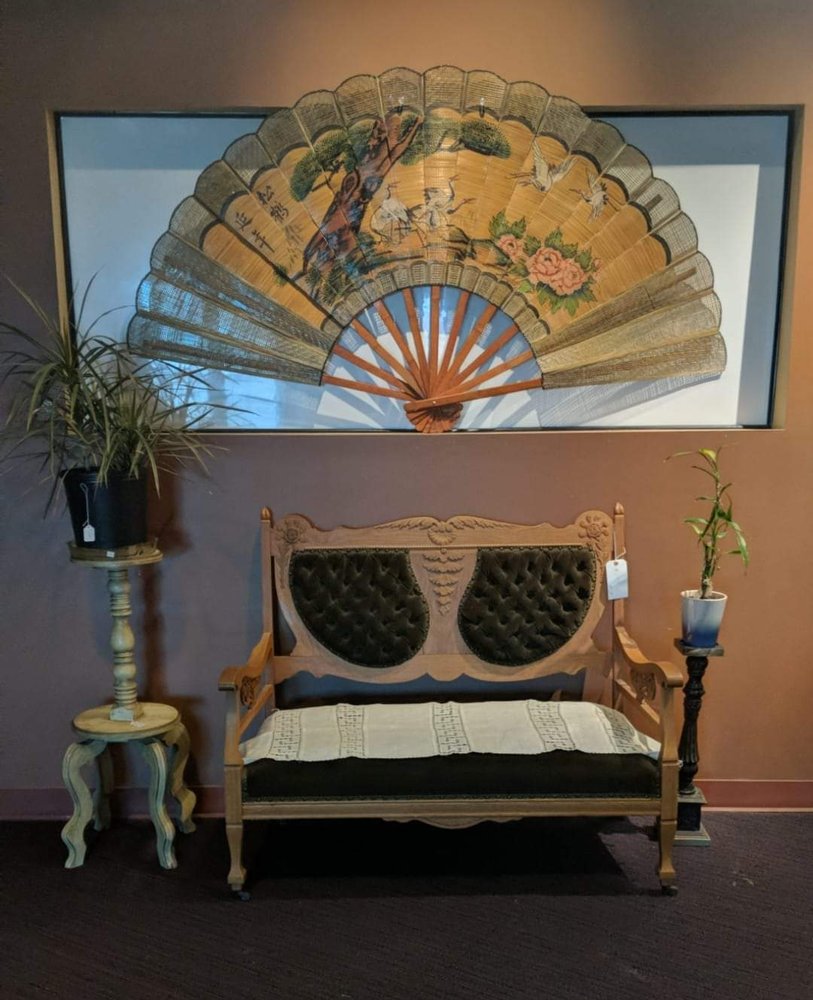 JUNK IN THE TRUNK ANTIQUE MALL Updated September 2024 315 S Broadway Blvd, Salina, Kansas