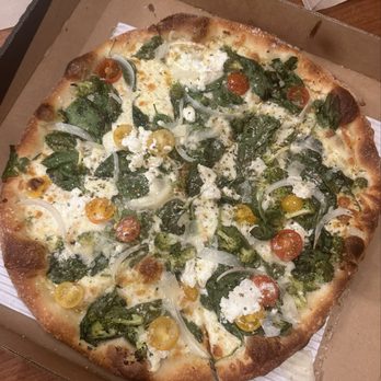 Tomato Pie Pizza Joint - Medium Medium (14 inch) Blanco Veggie Pie - Pizza Near Me - South Pasadena, California