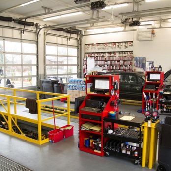 Castrol - Photo - Oil Change Stations Near Me - Peterborough, Ontario Castrol - Photo - Oil Change Stations Near Me - Peterborough, Ontario