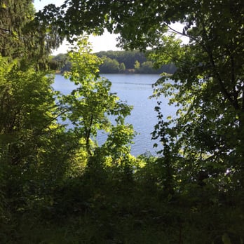 Reservoir 6 - Reservoir views along the trail - Hiking Near Me - West Hartford, Connecticut Reservoir 6 - Reservoir views along the trail - Hiking Near Me - West Hartford, Connecticut