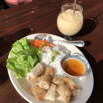 Ba Bar - Imperial rolls and slushy cocktail - Vietnamese Near Me - Seattle, Washington