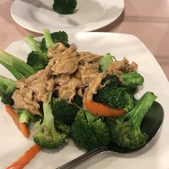 Veggie Lee - vegan chicken and broccoli - Vegan Near Me - Hayward, California