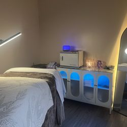 Blush Skin And Brow Studio - Inside