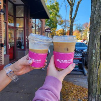 Broadsheet Coffee Roasters - Vanilla oatmilk latte, delicious! - Coffee & Tea Near Me - Cambridge, Massachusetts