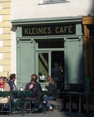 Kleines Café by null