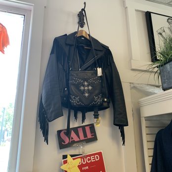 The Golden Hanger - Used, Vintage & Consignment Near Me - Beverly, Massachusetts