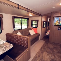 Happy Camper Rentals - Living room