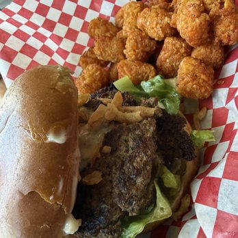 Clever Alehouse - Smash burgers - Bars Near Me - Chattanooga, Tennessee