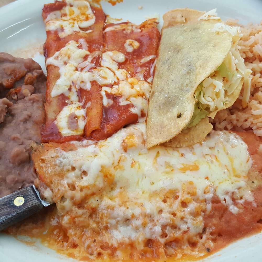 El Roble - Combination plate A. - Mexican Near Me - El Paso, Texas El Roble - Combination plate A. - Mexican Near Me - El Paso, Texas